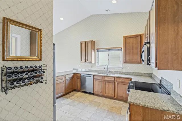 $430,000 | 104 Amiot Court, Chesterfield, MO 63146