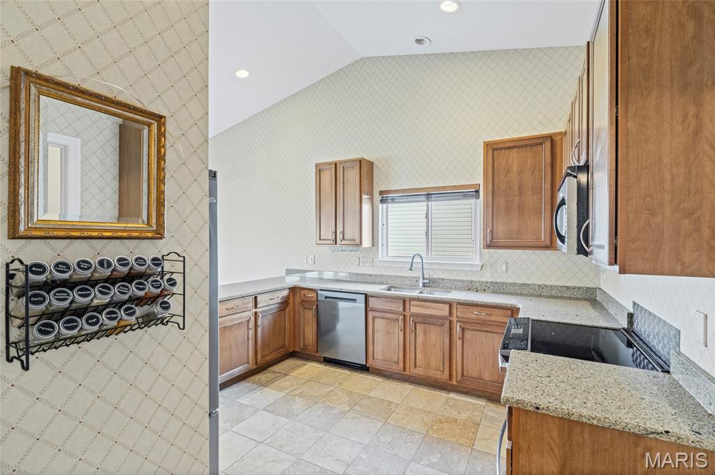 104 Amiot Court Chesterfield, MO 63146 - Photo 16 of 40