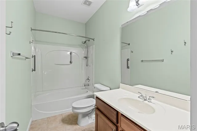 $430,000 | 104 Amiot Court, Chesterfield, MO 63146