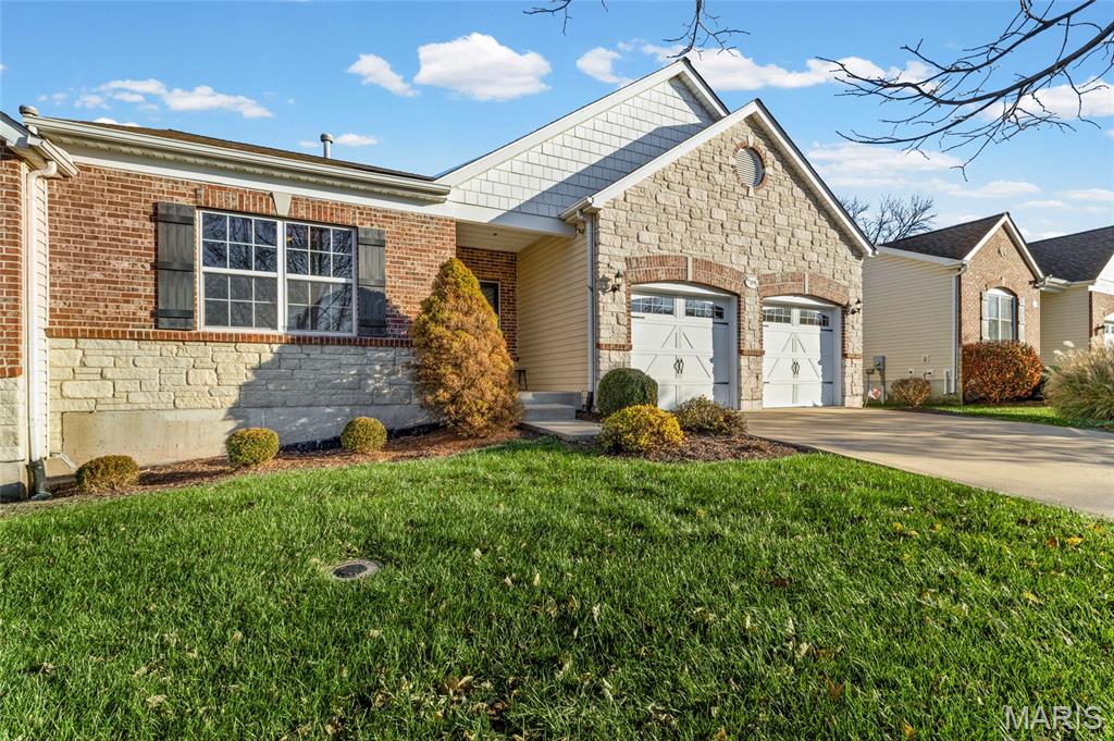 104 Amiot Court Chesterfield, MO 63146 - Photo 3 of 40