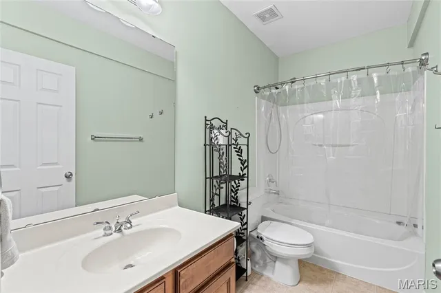 $430,000 | 104 Amiot Court, Chesterfield, MO 63146