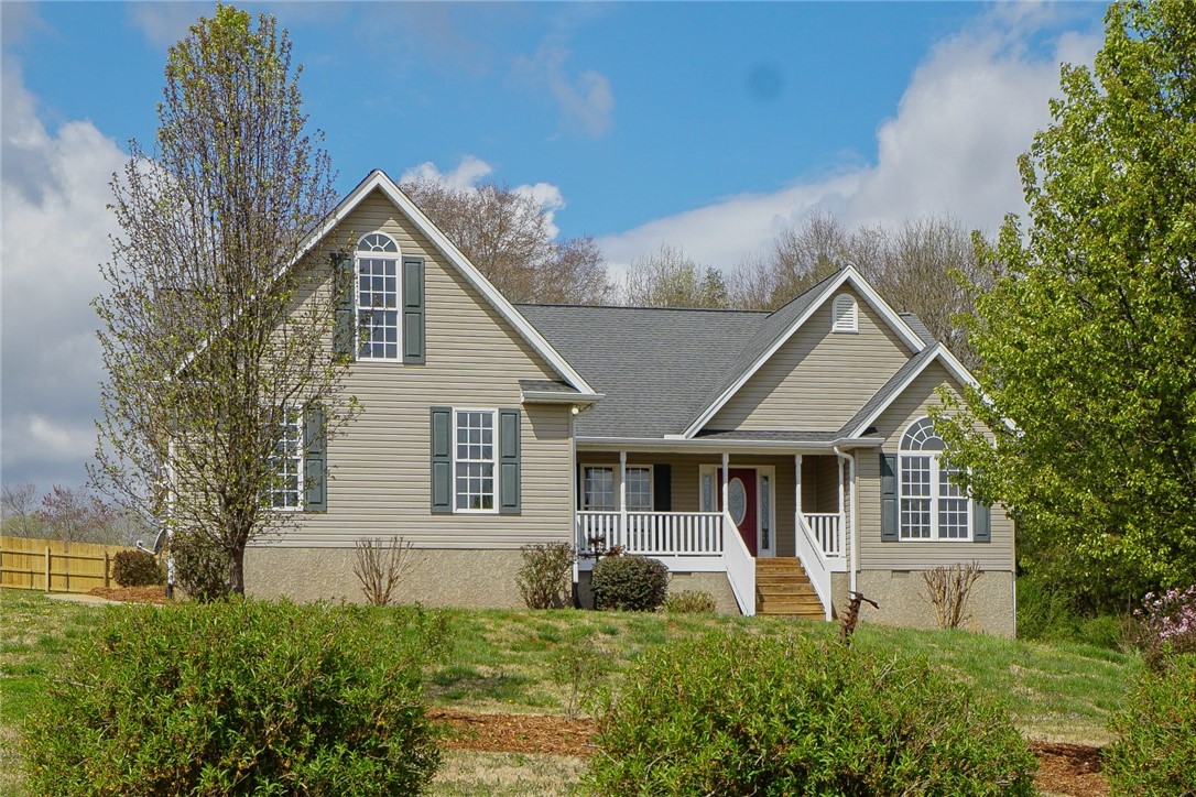 208 Miller Farm Road Westminster, SC 29693 - Photo 1 of 31 Gallery Image 1