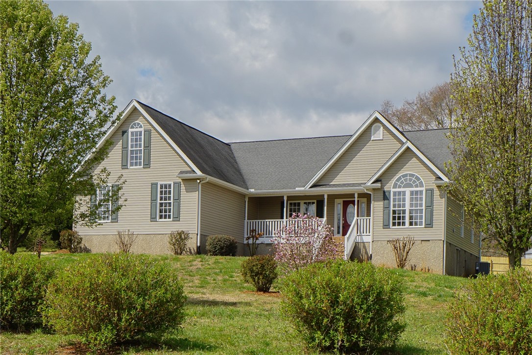 208 Miller Farm Road Westminster, SC 29693 - Photo 2 of 31 Gallery Image 2