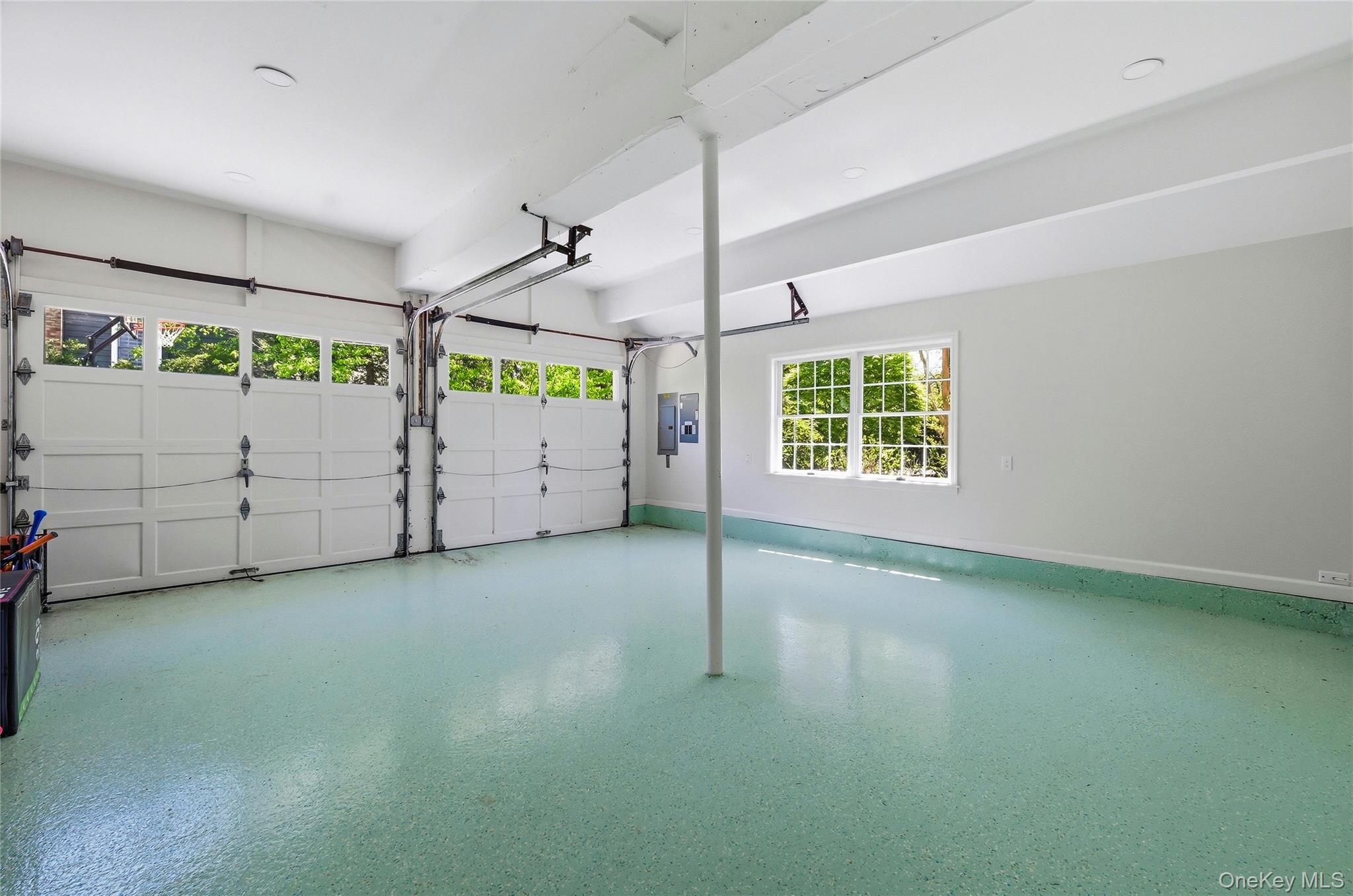 9 Townsend Road Glen Cove, NY 11542 - Photo 25 of 48 a view of a garage