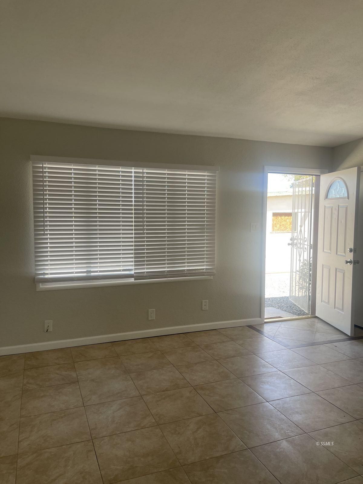 244 Oasis Drive Ridgecrest, CA 93555 - Photo 3 of 19 Gallery Image 3