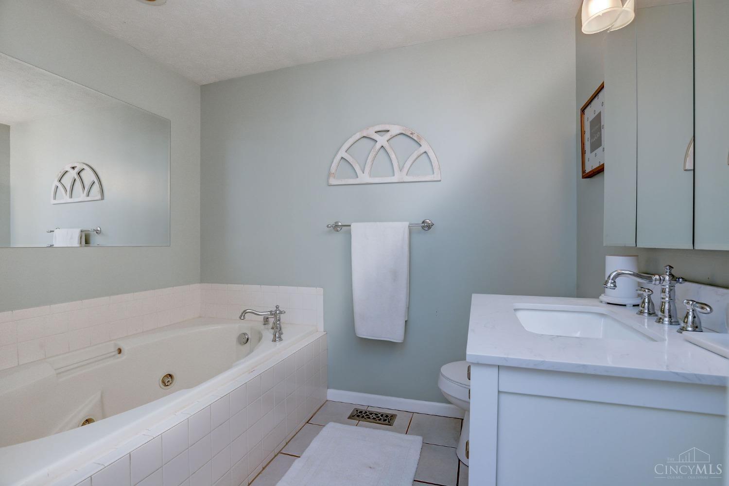 6812 Taylor Road Cincinnati, OH 45248 - Photo 16 of 44