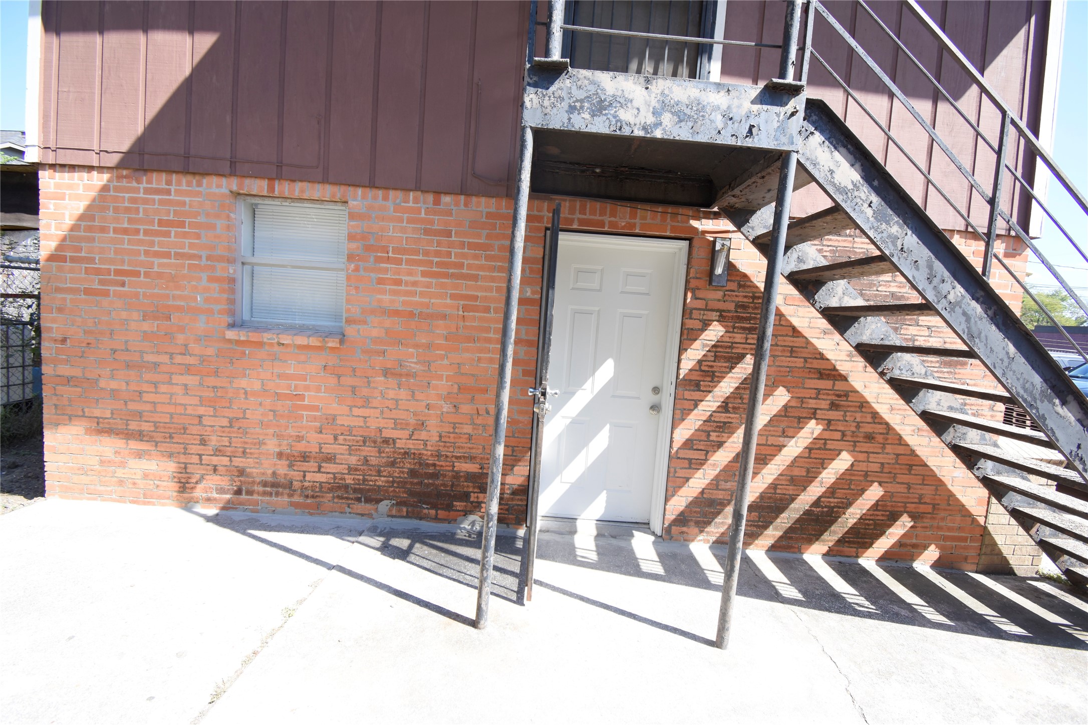 4353 Brinkley Street, Unit 5 Houston, TX 77051 - Photo 3 of 17