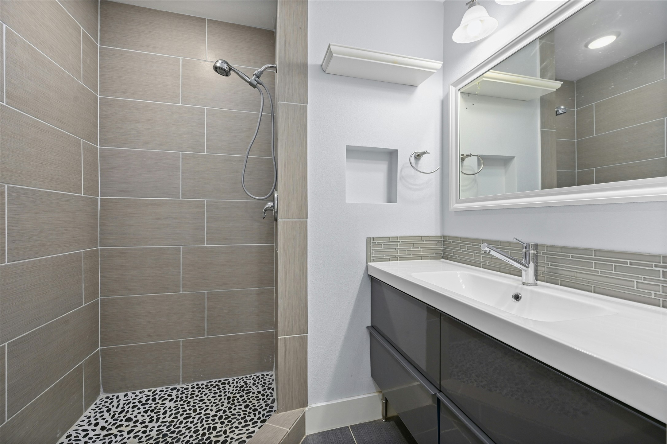 909 Reinli Street, Unit 228 Austin, TX 78751 - Photo 14 of 27