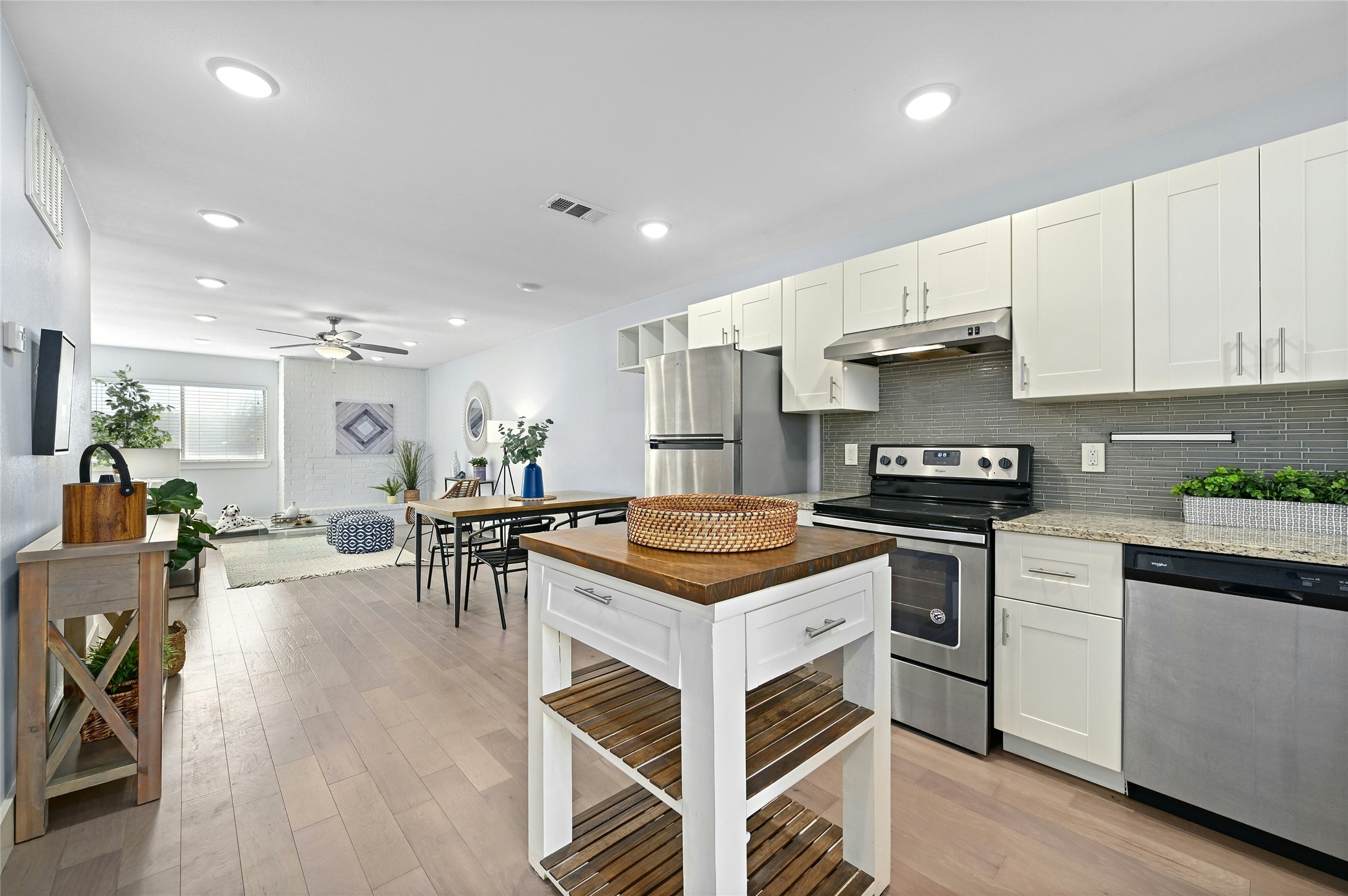 909 Reinli Street, Unit 228 Austin, TX 78751 - Photo 3 of 27