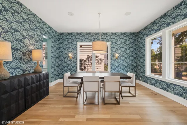 $1,695,000 | 146 Sterling Lane, Wilmette, IL 60091