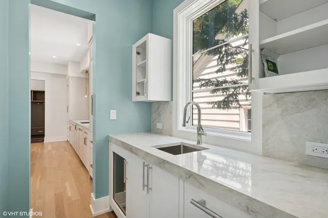 $1,695,000 | 146 Sterling Lane, Wilmette, IL 60091