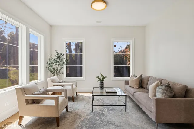 $1,695,000 | 146 Sterling Lane, Wilmette, IL 60091