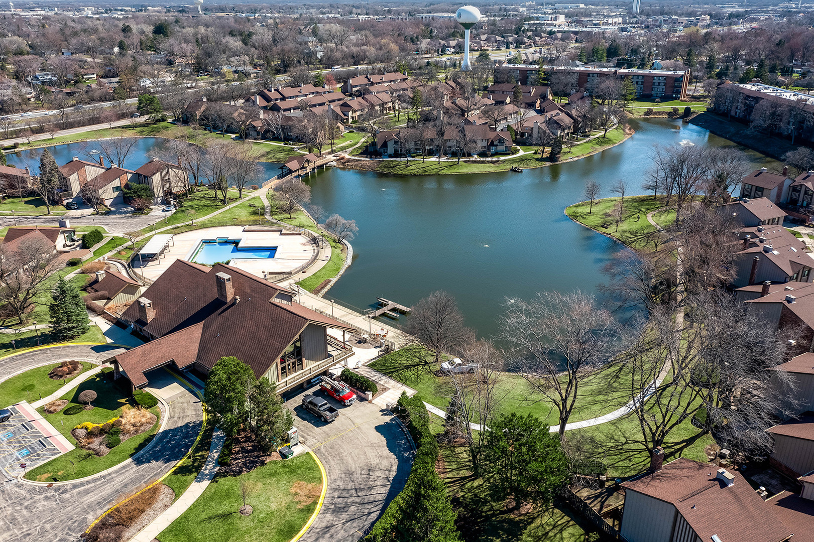 27 Windward Circle Willowbrook, IL 60527 - Photo 35 of 35 an aerial view of residential houses with outdoor space