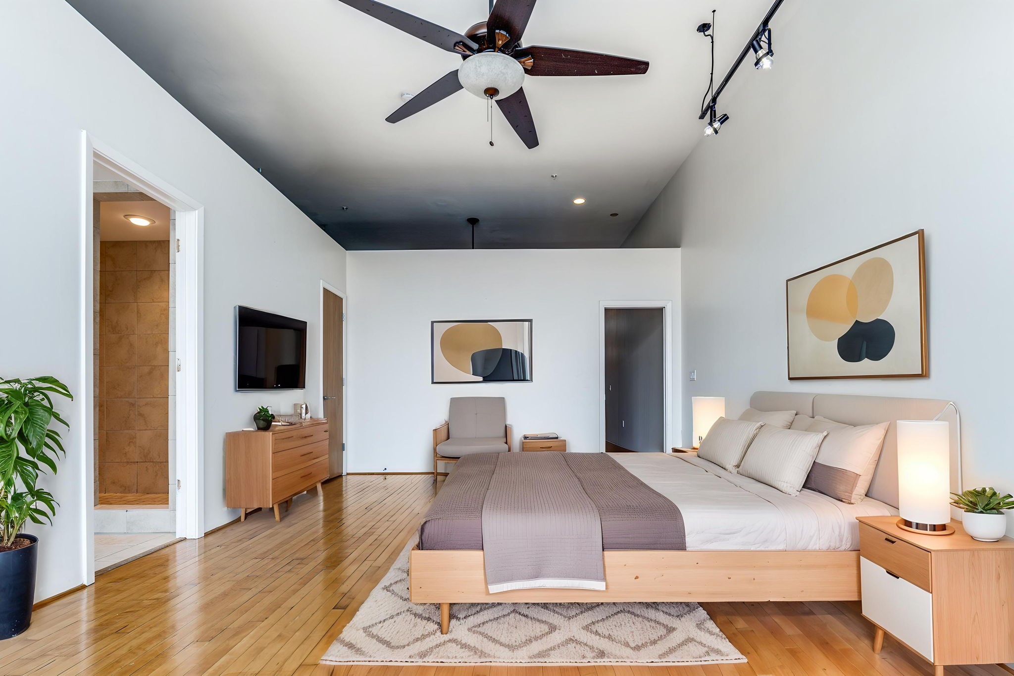 1312 Live Oak Street, Unit 223 Houston, TX 77003 - Photo 14 of 31 This photo has been virtually staged.