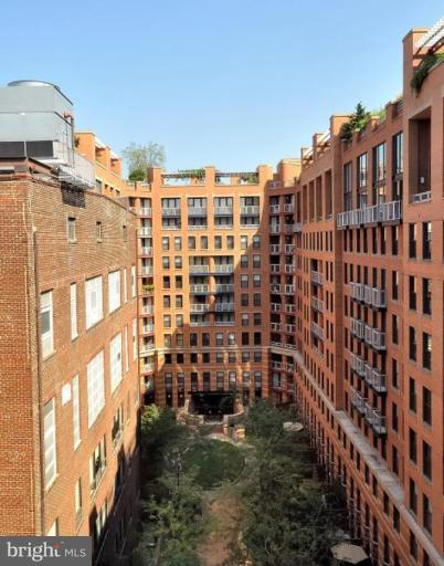 631 D Street Northwest, Unit 1037 Washington, DC 20004 - Photo 12 of 19 View of Courtyard