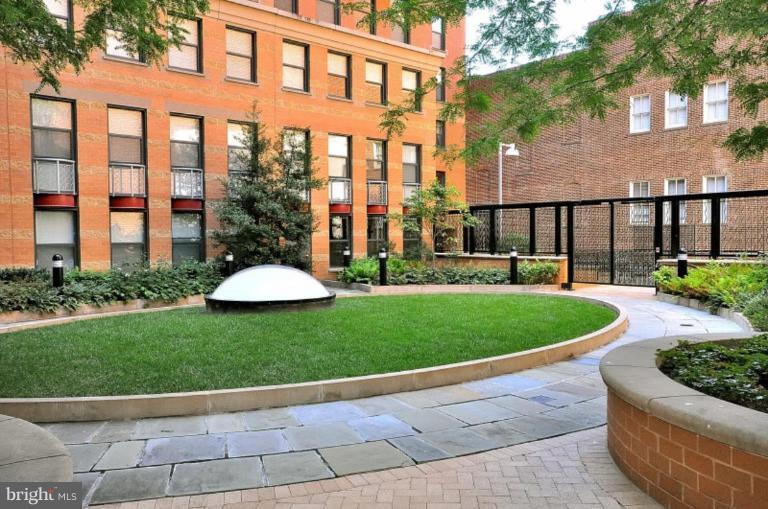 631 D Street Northwest, Unit 1037 Washington, DC 20004 - Photo 13 of 19 Courtyard/Garden aire