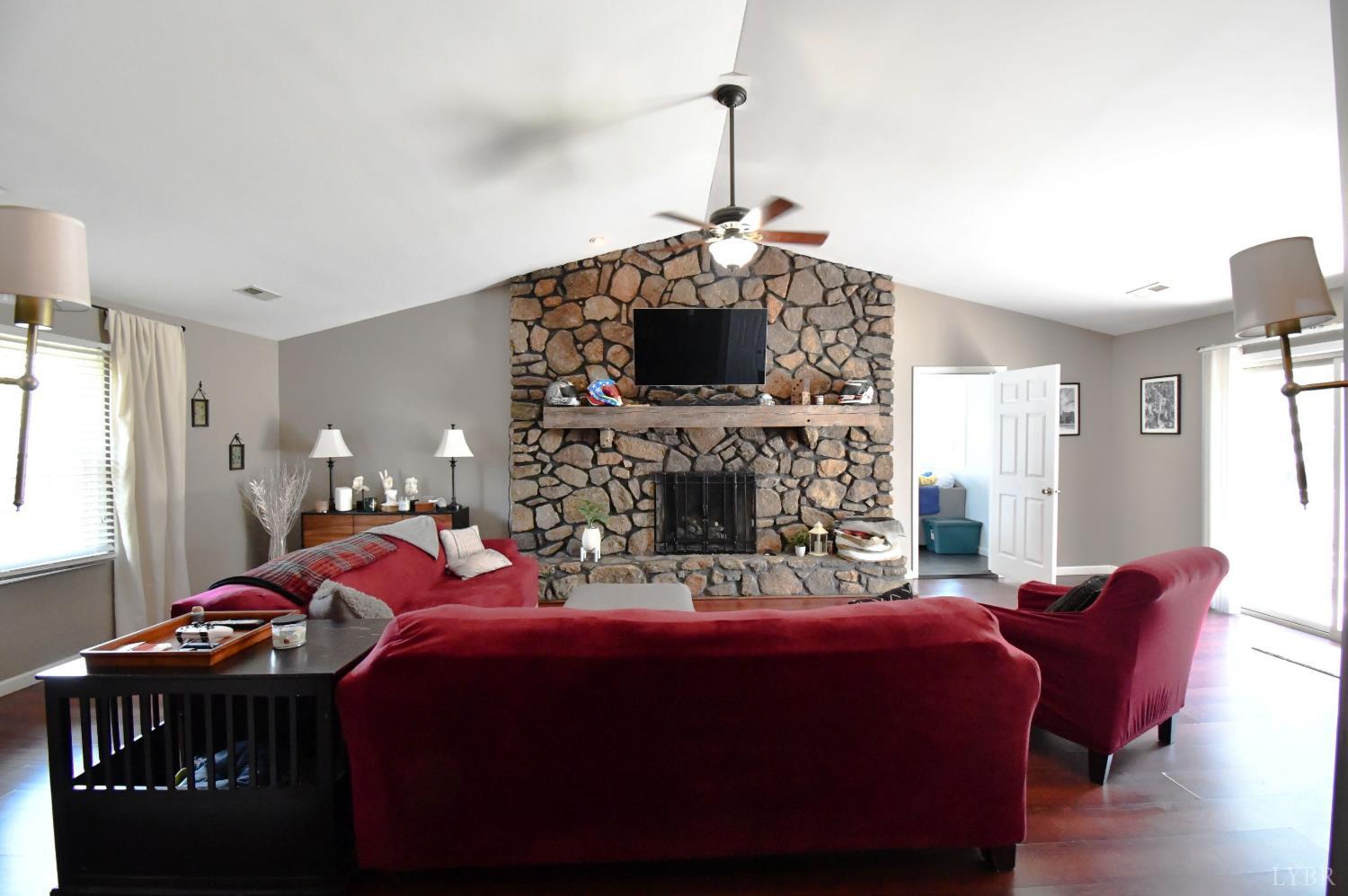 1217 Wood Road Lynchburg, VA 24502 - Photo 5 of 44