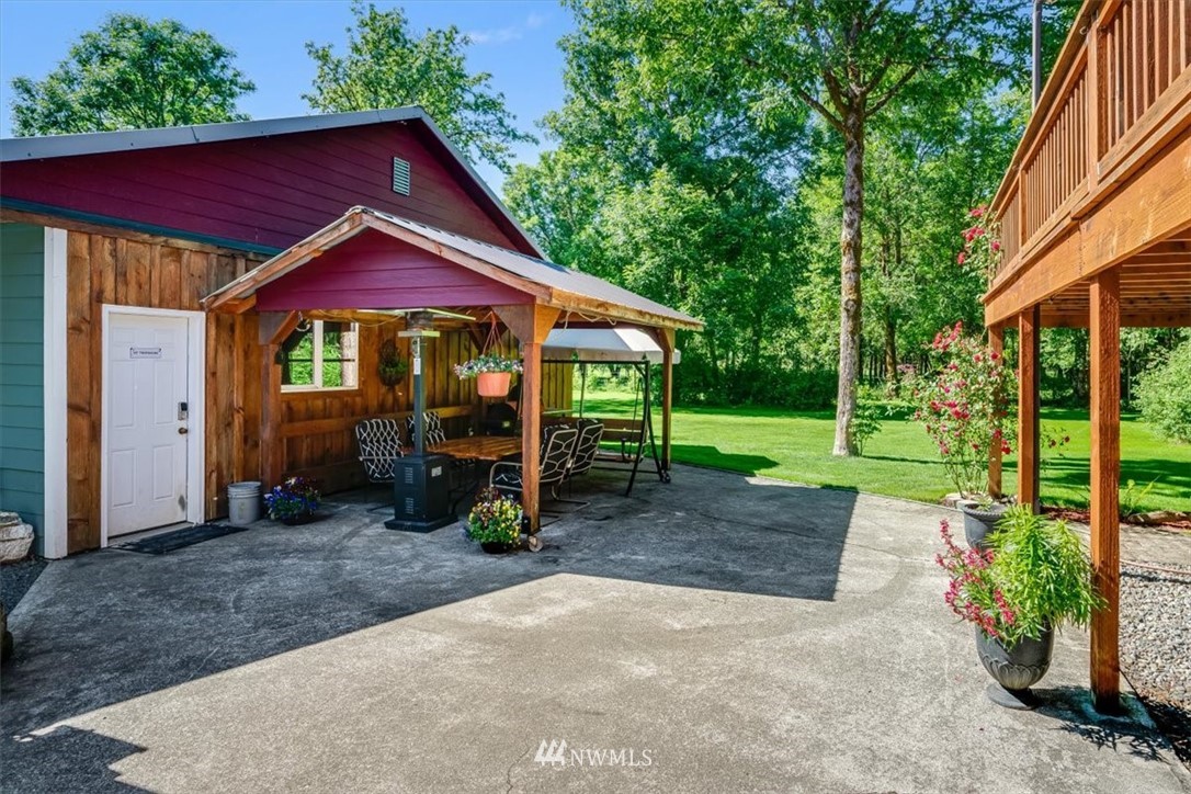 768 Leudinghaus Road Chehalis, WA 98532 - Photo 6 of 35 a view of a house with a yard