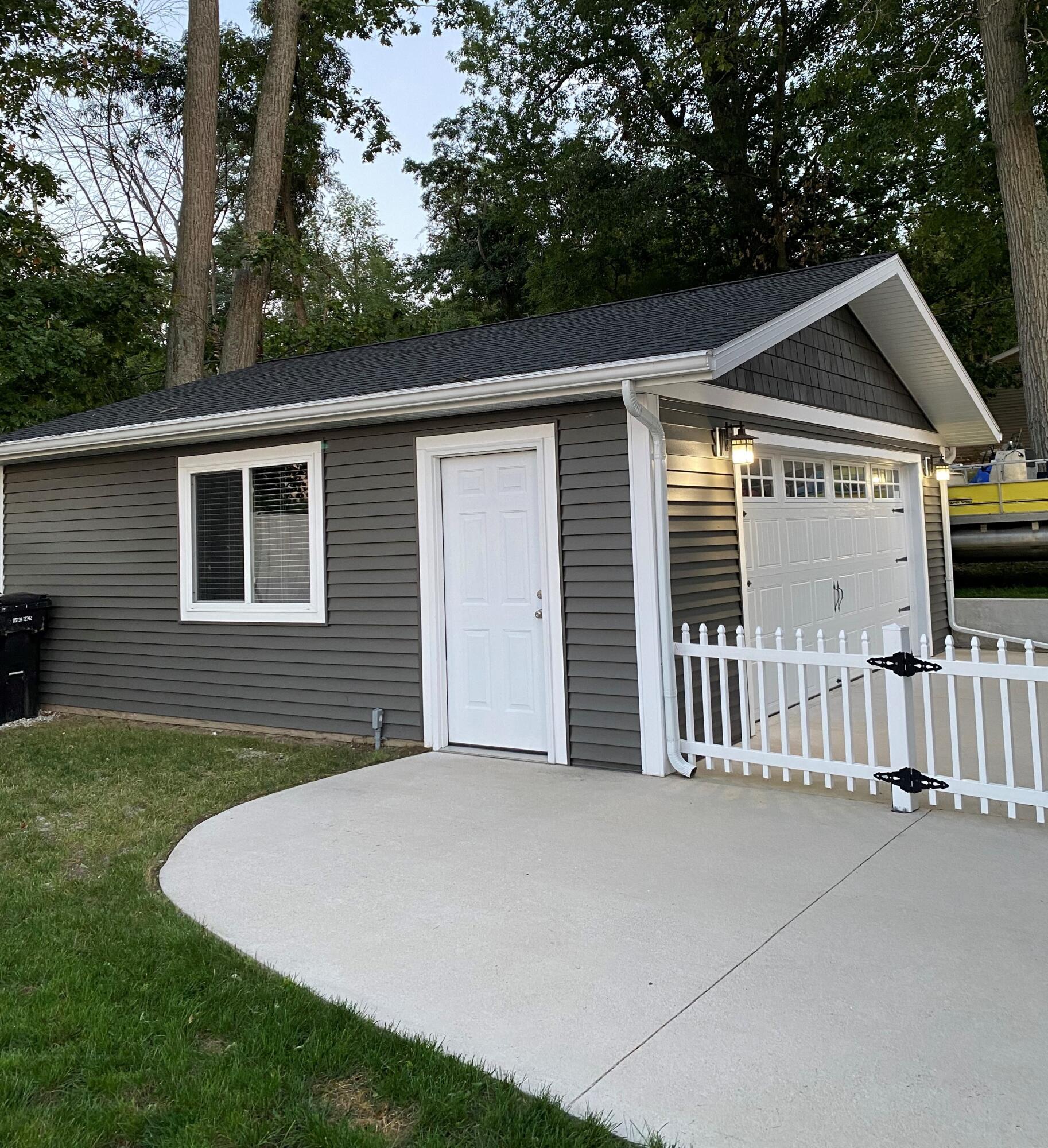 8306 Branch Road Orleans, MI 48865 - Photo 36 of 61 Garage 2