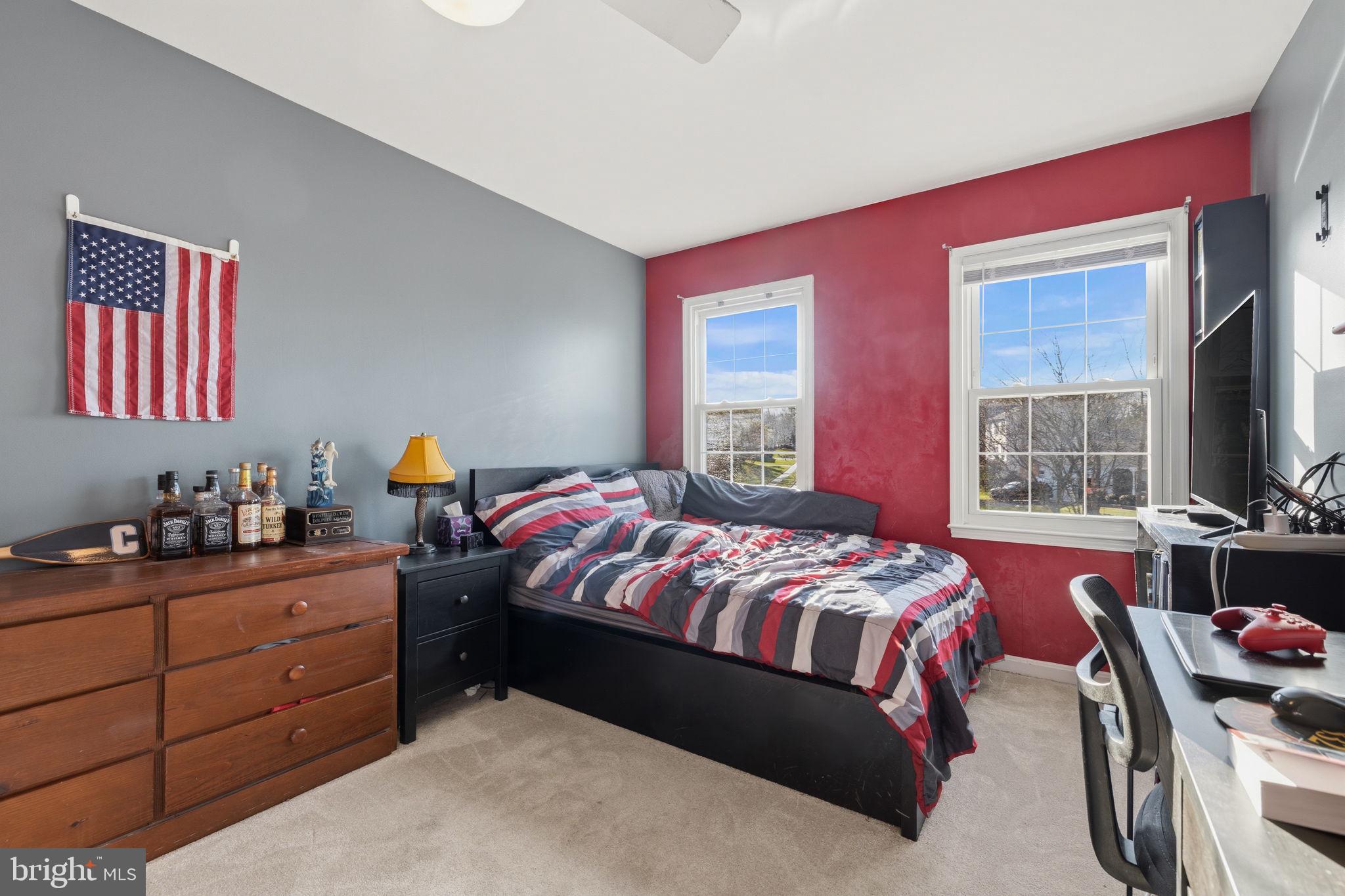 4357 Cub Run Road Chantilly, VA 20151 - Photo 22 of 40 a bedroom with a bed and a dresser