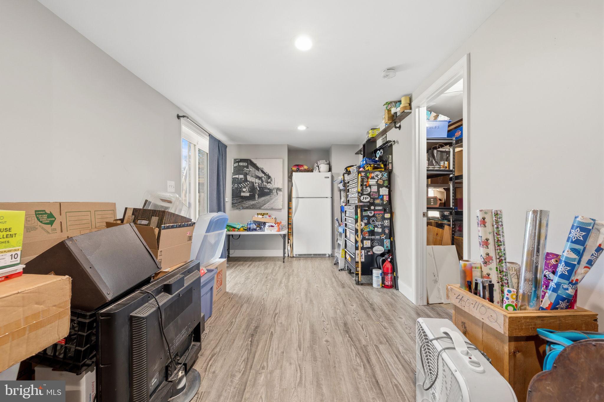 4357 Cub Run Road Chantilly, VA 20151 - Photo 26 of 40 a view of a livingroom with furniture and workspace