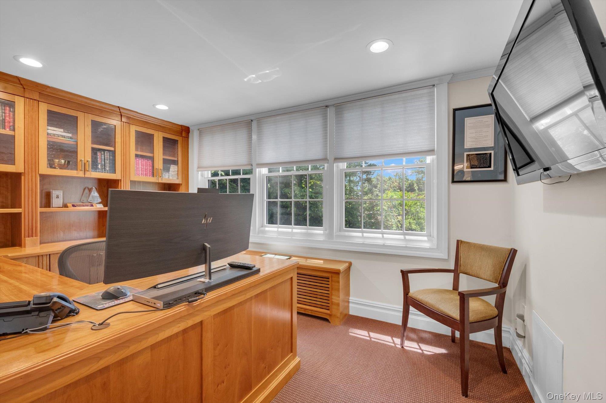 74 Litchfield Road Port Washington, NY 11050 - Photo 26 of 48