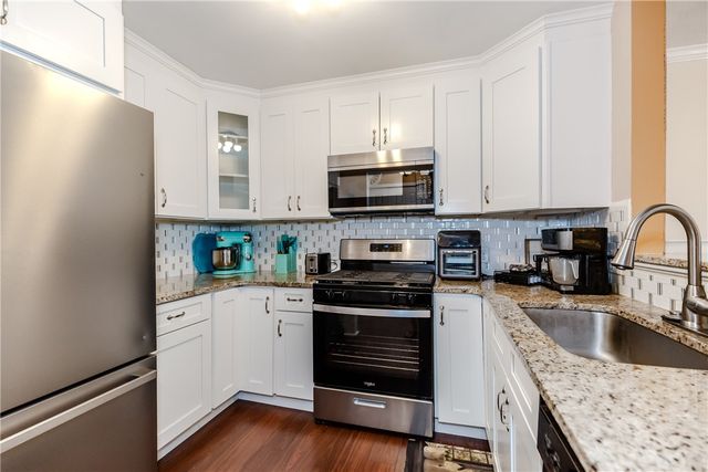 $222,000 | 750 Quaker Lane, Unit B308, Warwick, RI 02818