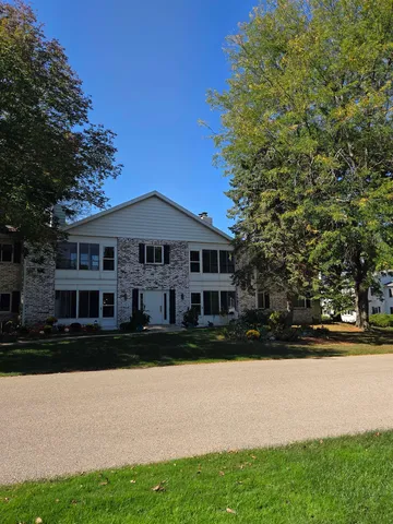 $258,000 | 1514 Golf View Road, Unit E, Madison, WI 53704