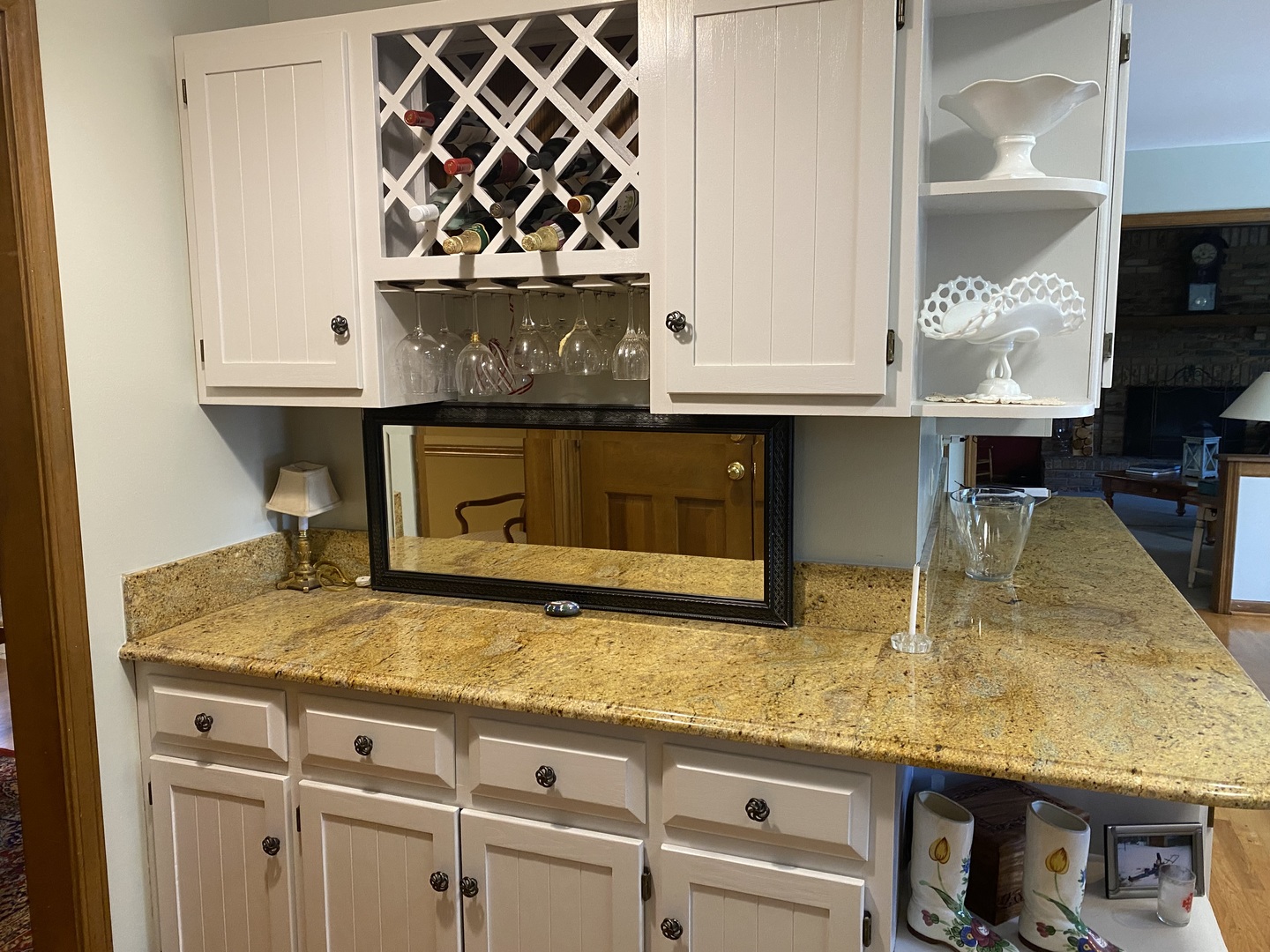 621 Young Avenue Batavia, IL 60510 - Photo 12 of 32 a kitchen with granite countertop a sink and a stove