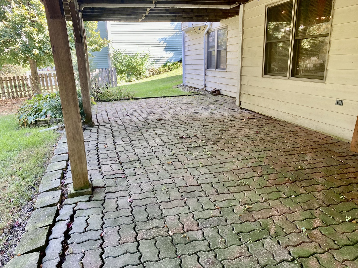 621 Young Avenue Batavia, IL 60510 - Photo 29 of 32 a view of a pathway of a house with a porch