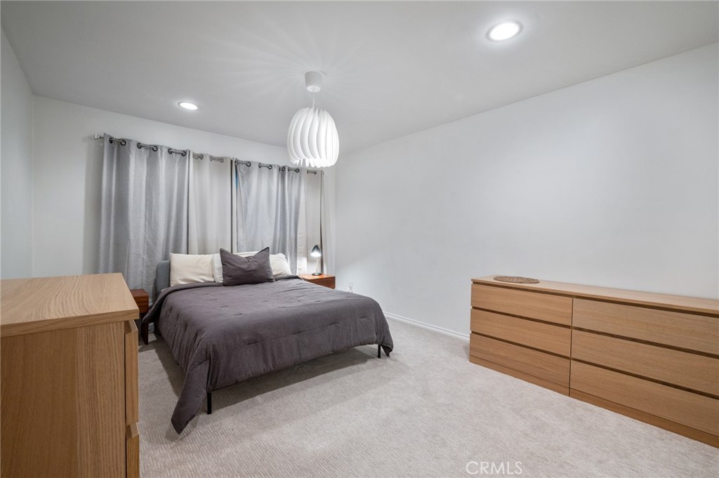 2345 Roscomare Road, Unit 302 Los Angeles, CA 90077 - Photo 11 of 37