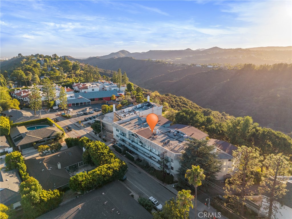 2345 Roscomare Road, Unit 302 Los Angeles, CA 90077 - Photo 2 of 37