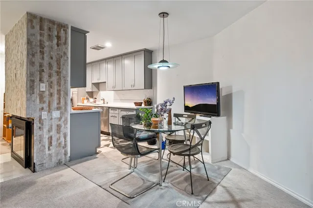 $790,000 | 2345 Roscomare Road, Unit 302, Los Angeles, CA 90077