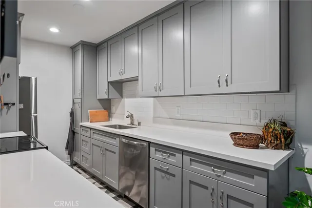 $790,000 | 2345 Roscomare Road, Unit 302, Los Angeles, CA 90077