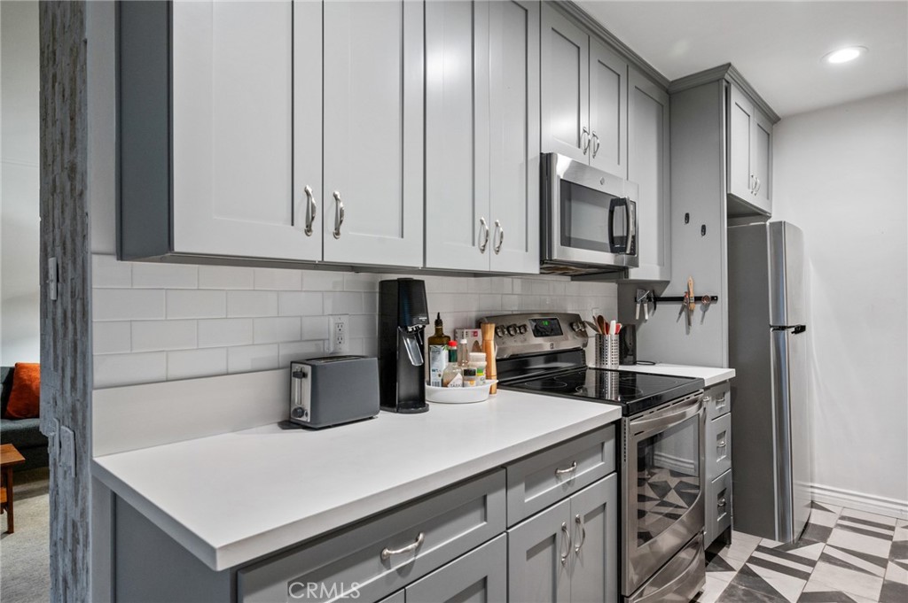 2345 Roscomare Road, Unit 302 Los Angeles, CA 90077 - Photo 24 of 37