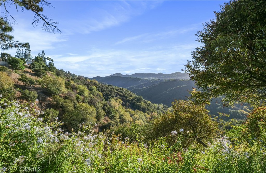 2345 Roscomare Road, Unit 302 Los Angeles, CA 90077 - Photo 27 of 37