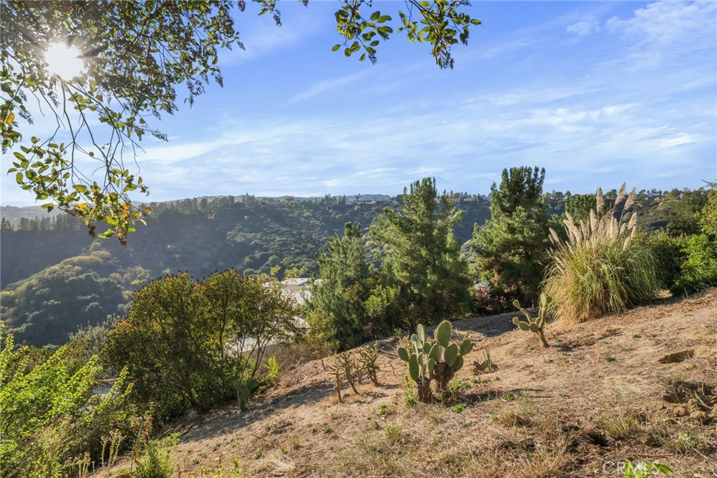 2345 Roscomare Road, Unit 302 Los Angeles, CA 90077 - Photo 28 of 37