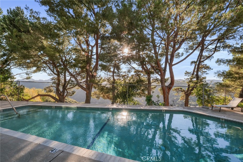 2345 Roscomare Road, Unit 302 Los Angeles, CA 90077 - Photo 31 of 37