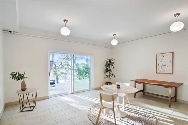 $790,000 | 2345 Roscomare Road, Unit 302, Los Angeles, CA 90077