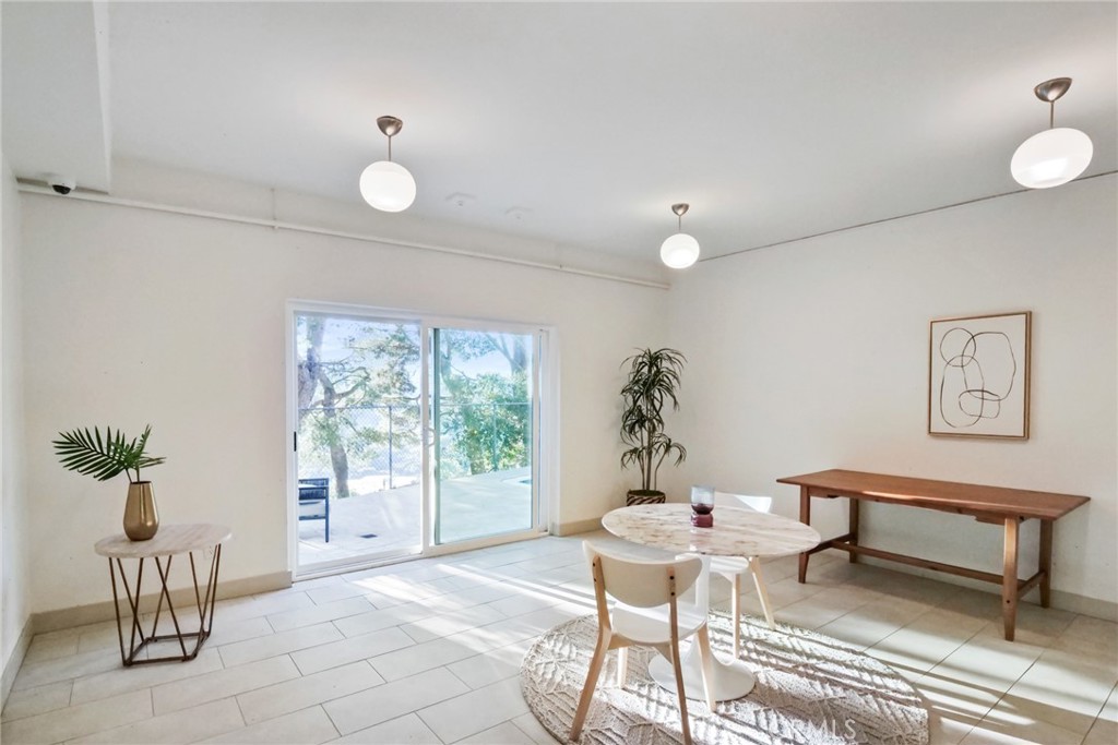 2345 Roscomare Road, Unit 302 Los Angeles, CA 90077 - Photo 35 of 37