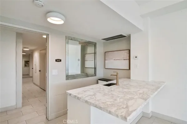 $749,000 | 2345 Roscomare Road, Unit 302, Los Angeles, CA 90077