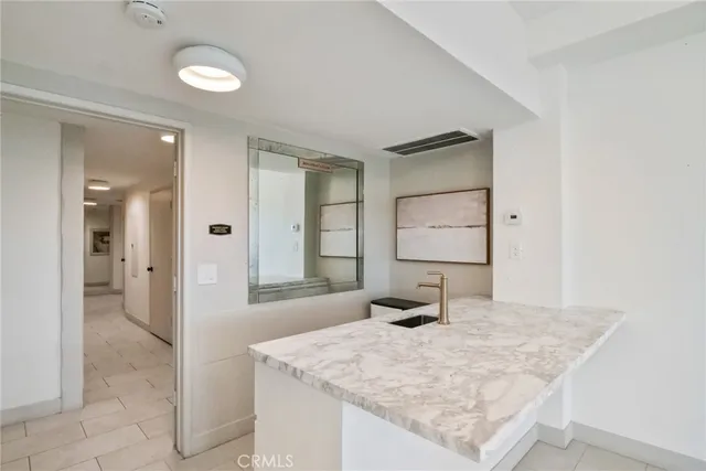 $790,000 | 2345 Roscomare Road, Unit 302, Los Angeles, CA 90077