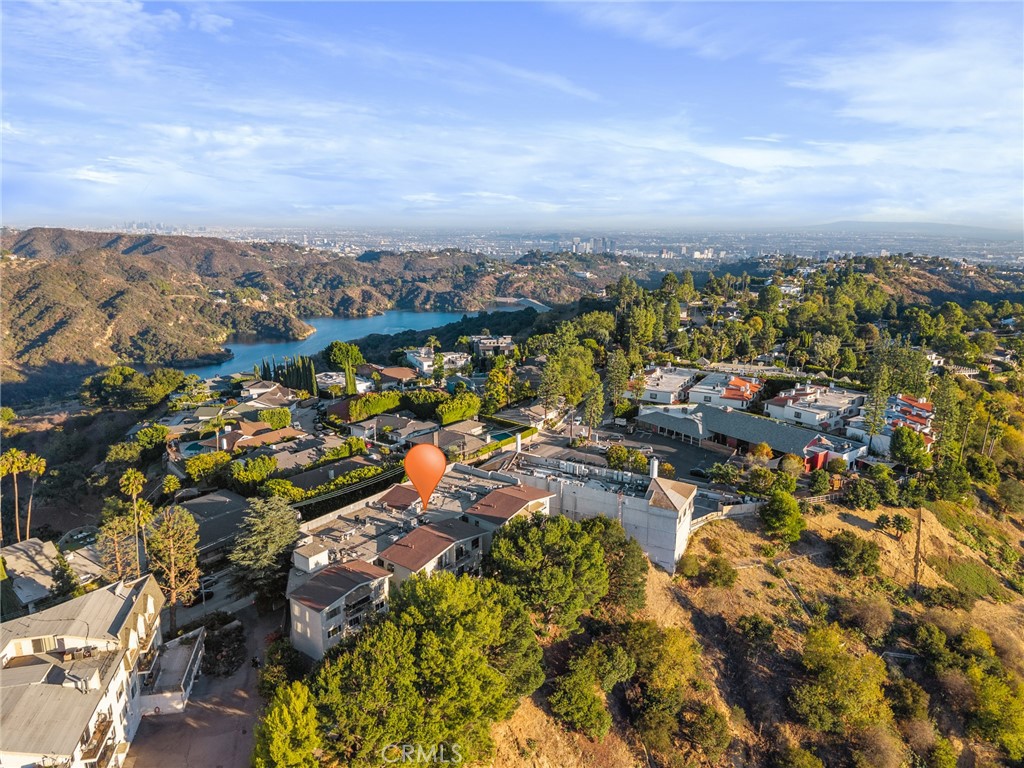 2345 Roscomare Road, Unit 302 Los Angeles, CA 90077 - Photo 4 of 37