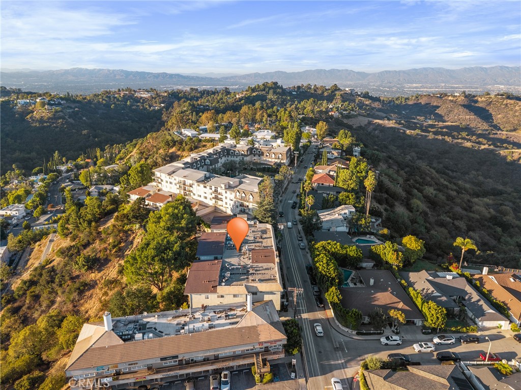 2345 Roscomare Road, Unit 302 Los Angeles, CA 90077 - Photo 5 of 37