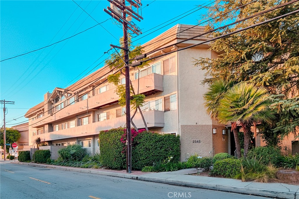 2345 Roscomare Road, Unit 302 Los Angeles, CA 90077 - Photo 7 of 37