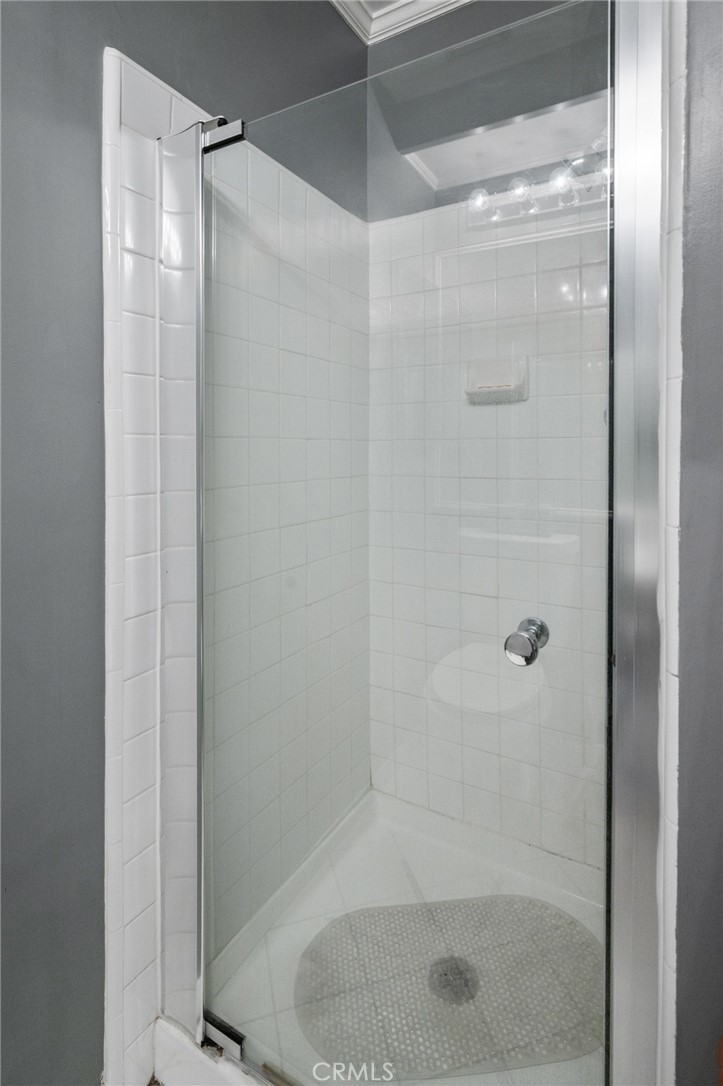 2345 Roscomare Road, Unit 302 Los Angeles, CA 90077 - Photo 10 of 37