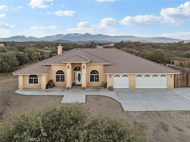 $627,500 | 8328 Chateau Road, Phelan, CA 92371