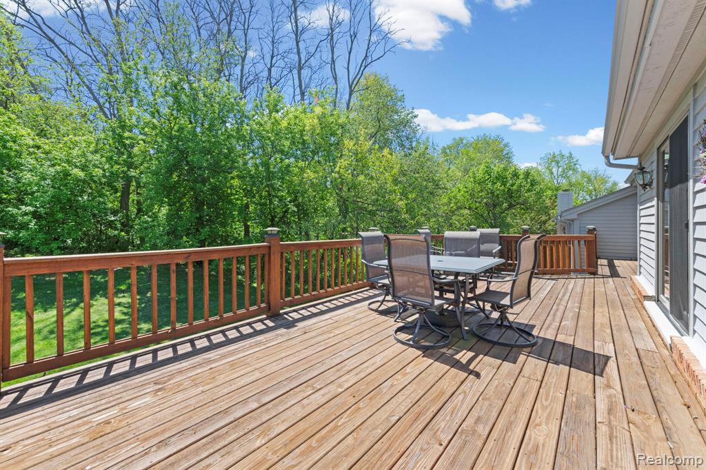 6687 Ridgeview Drive Clarkston, MI 48346 - Photo 5 of 41