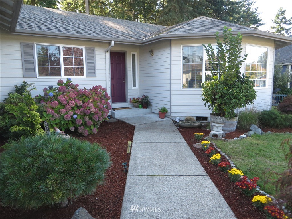 2674 Southwest Talon Loop Oak Harbor, WA 98277 - Photo 2 of 25 Gallery Image 2