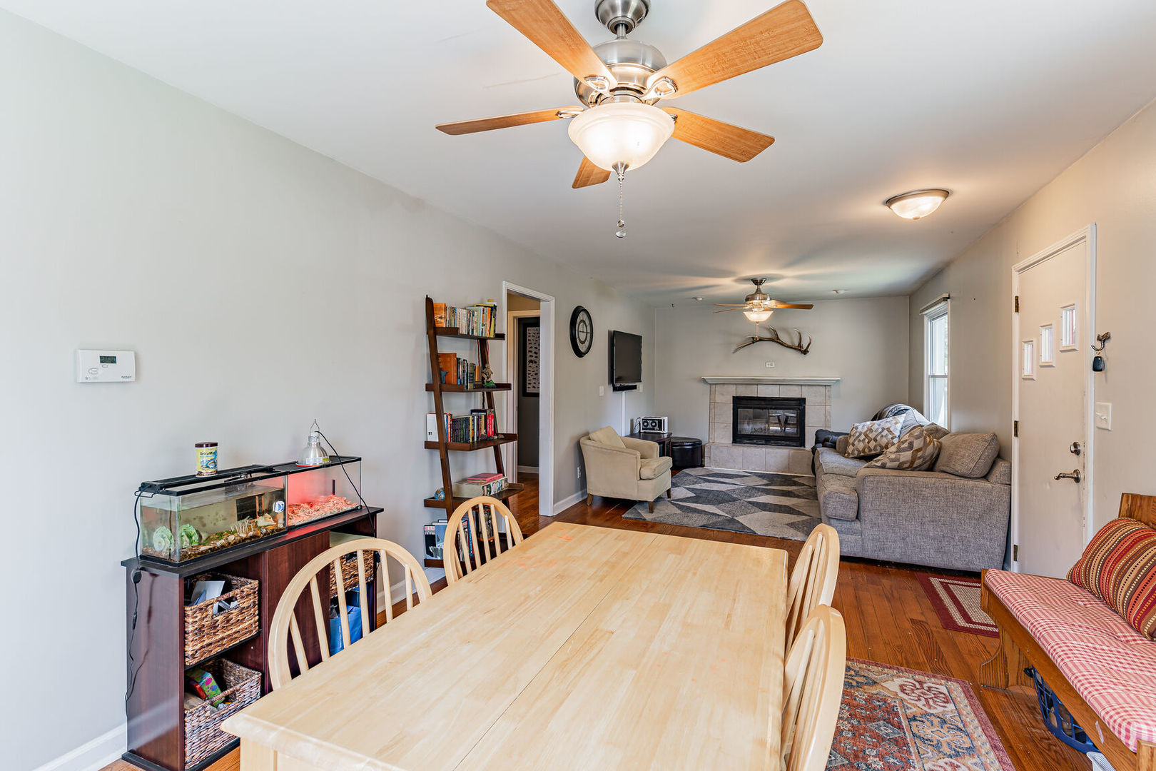 315 South Garfield Avenue Champaign, IL 61821 - Photo 10 of 28 a living room with furniture and a flat screen tv